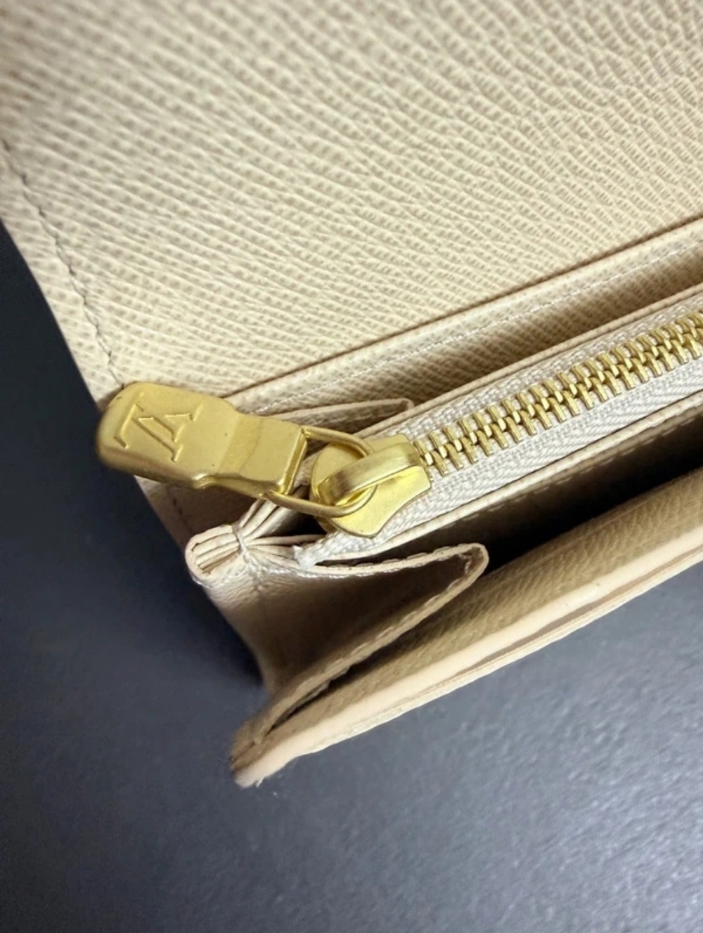 Louis Vuitton Sarah Wallet - Picture 11 of 14